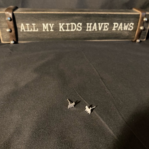 Dainty Kitty Earrings! - Picture 4 of 7